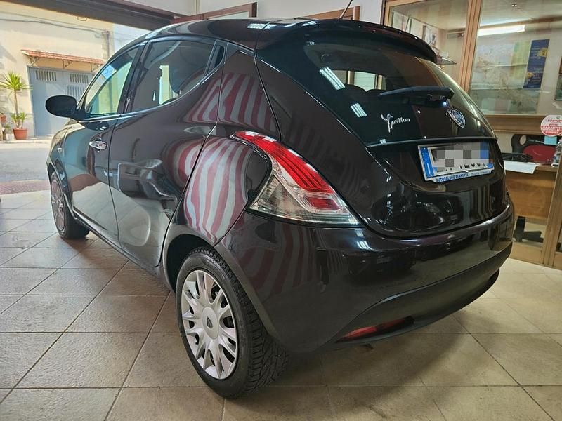 Usata Lancia Ypsilon Silver 95 CV (69 kW) 2012 Viola Utilitaria