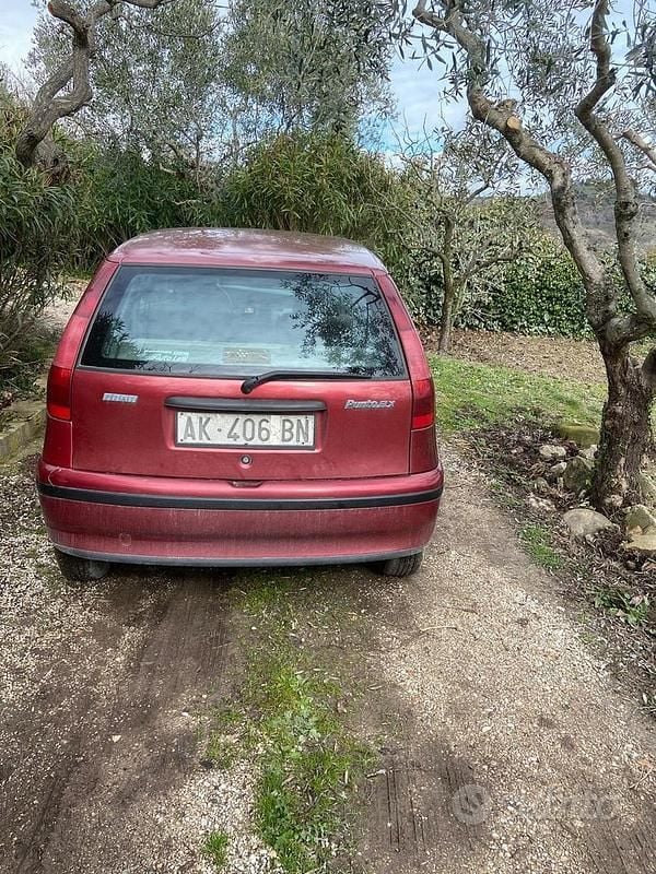 Usata Fiat Punto 73 CV (53 kW) 1993 Utilitaria