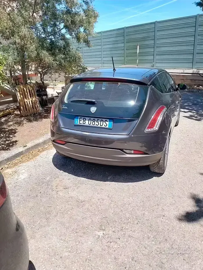 Usata Lancia Delta 90 CV (66 kW) 2009 Nero Utilitaria