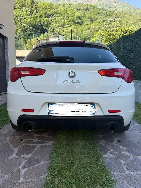 Usata Alfa Romeo Giulietta Sprint 150 CV (110 kW) 2015 Bianco Utilitaria