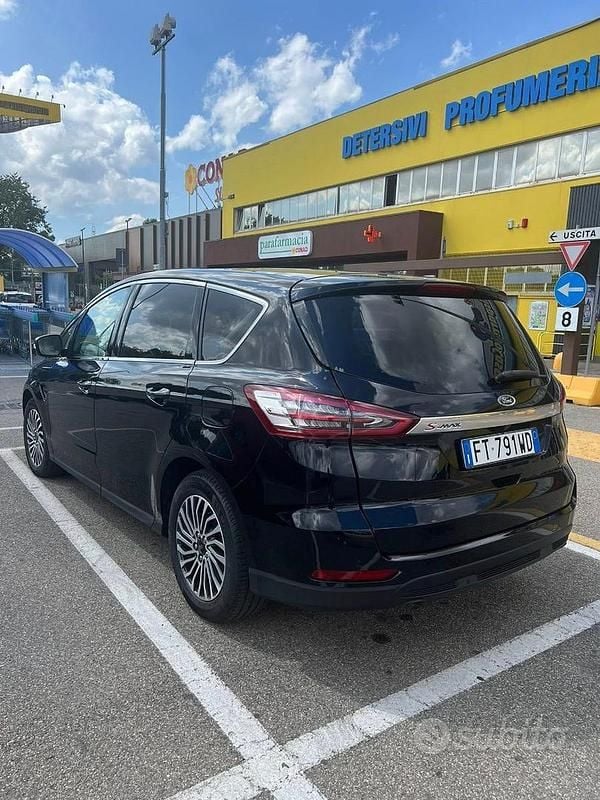 Usata Ford S-MAX Titanium 150 CV (110 kW) 2019 Nero Monovolume