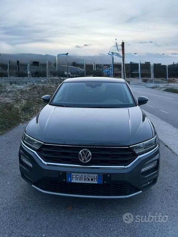 Usata VW T-Roc Advance 150 CV (110 kW) 2018 Grigio SUV