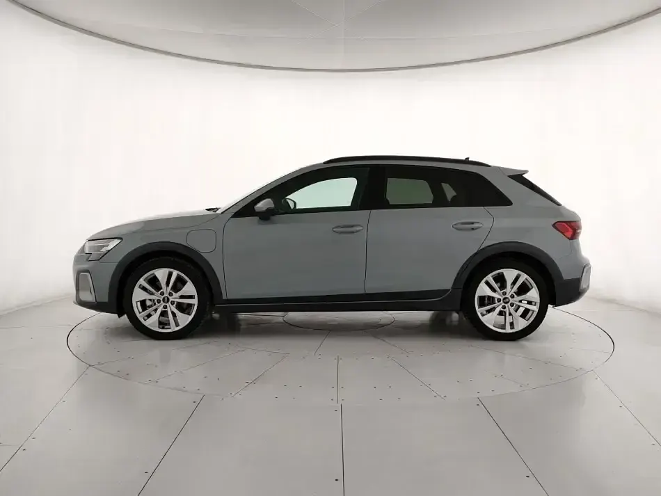 Usata Audi A3 Advanced Plus 204 CV (150 kW) 2025 Grigio freccia perla Berlina