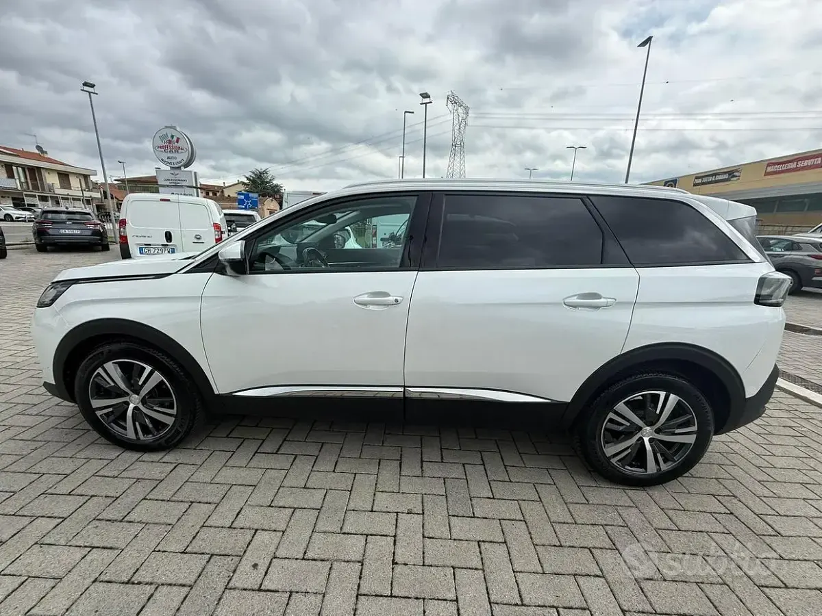 Usata Peugeot 5008 131 CV (96 kW) 2021 Bianco SUV
