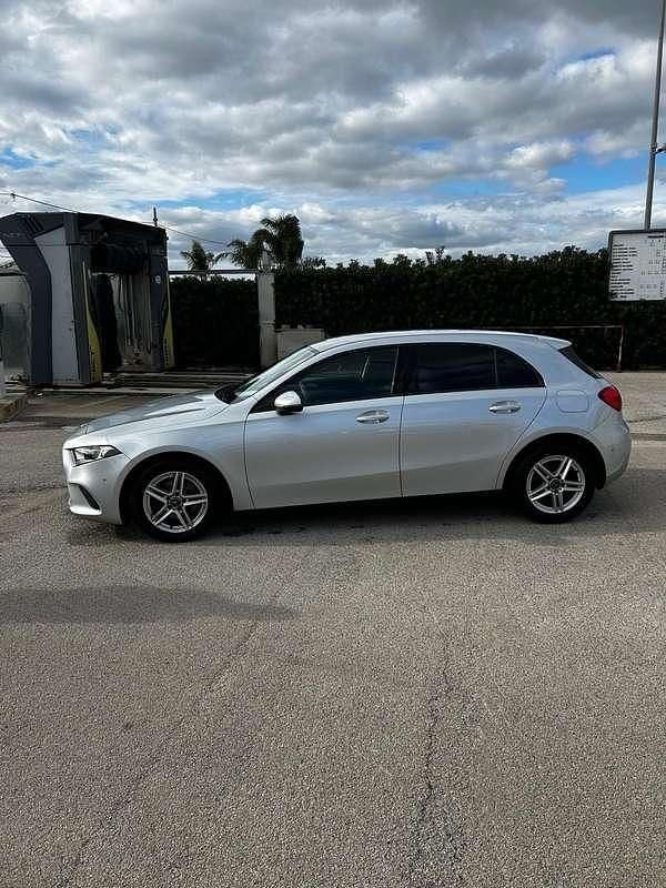 Usata Mercedes A160 Premium 95 CV (69 kW) 2020 Grigio Utilitaria