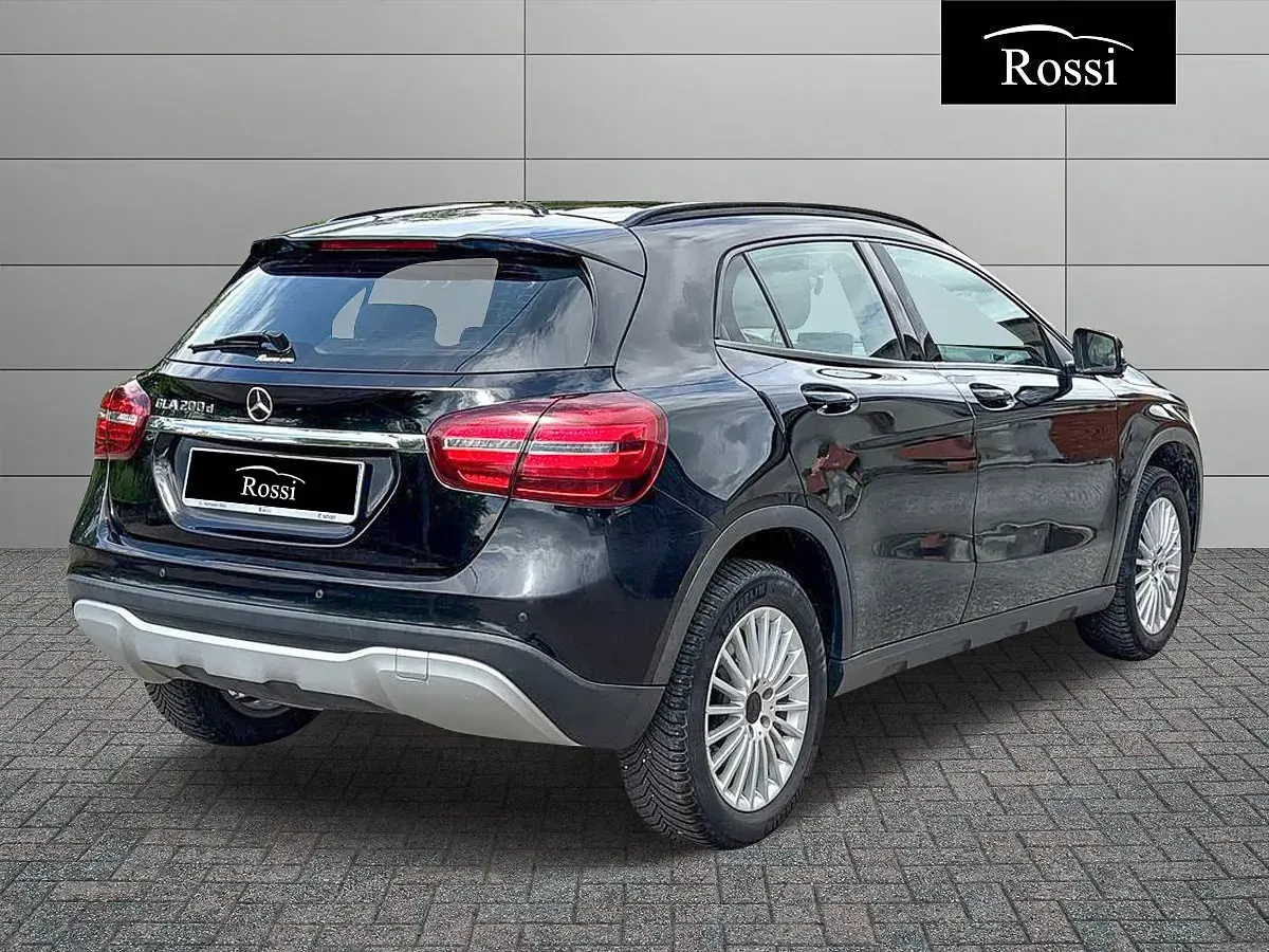 Usata Mercedes GLA200 Sport 136 CV (100 kW) 2017 Nero SUV