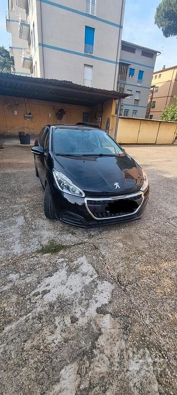 Usata 2019 Peugeot 208 Due volumi | 9800 € (Buon prezzo) - Immagine 1/4