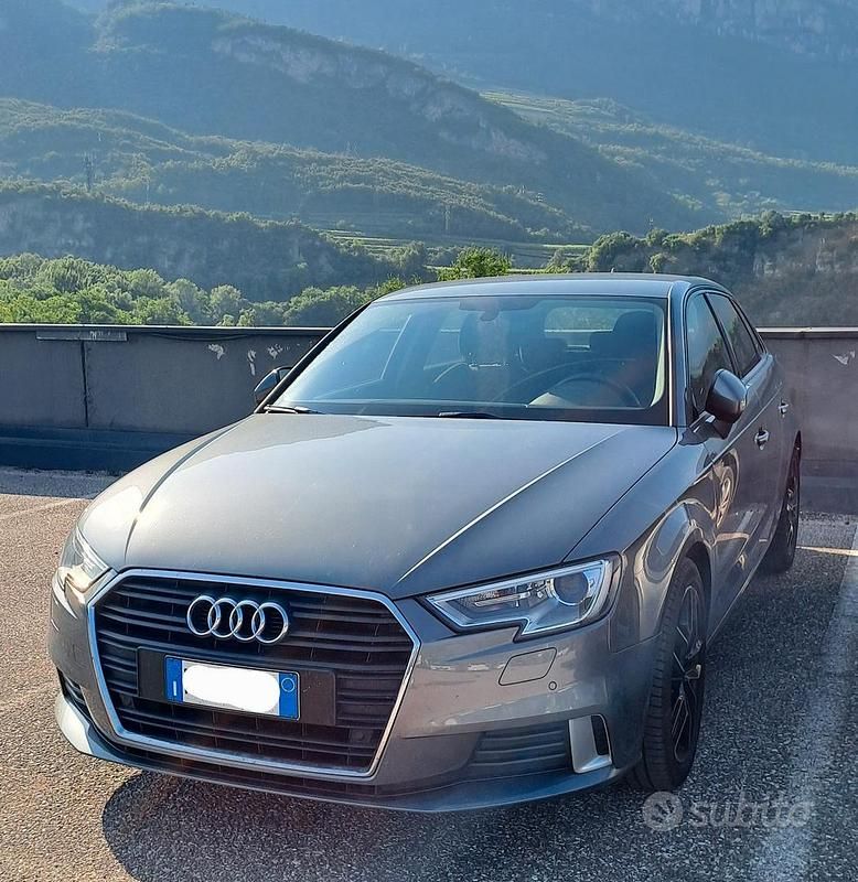 Usata Audi A3 Comfort 116 CV (85 kW) 2017 Grigio Berlina