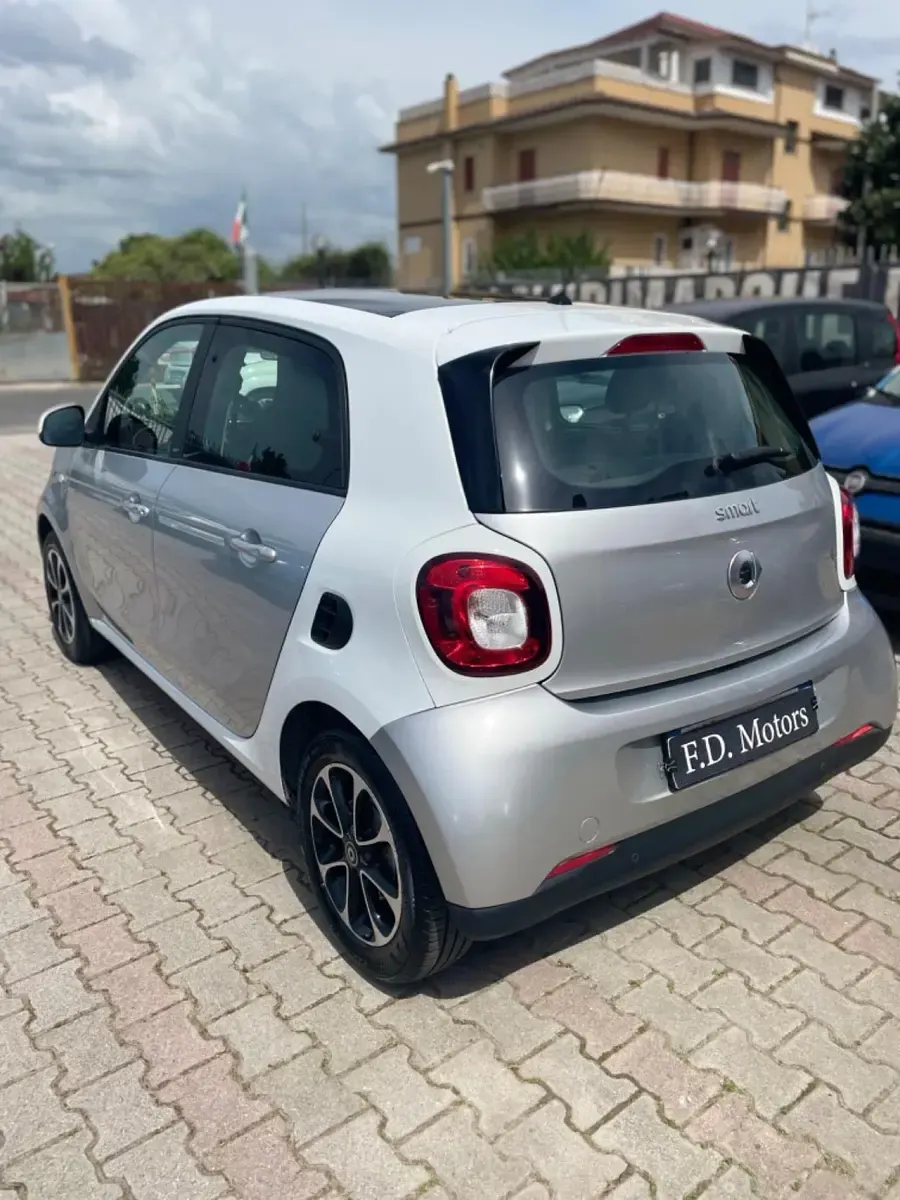 Usata Smart ForFour Passion 71 CV (52 kW) 2017 Argento Utilitaria