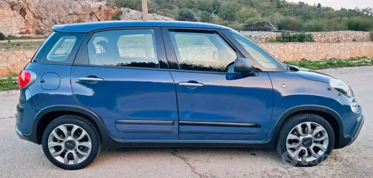 Begagnad Fiat 500L Cross 120 HK (88 kW) 2018 Blå Minibuss