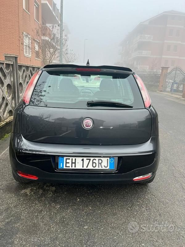 Usata Fiat Grande Punto S 75 CV (55 kW) 2011 Grigio Utilitaria