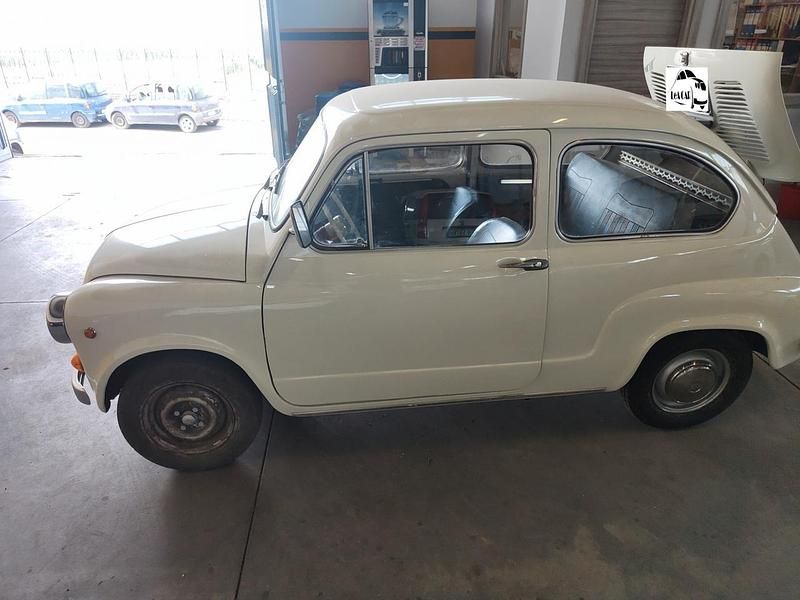 Usata Fiat 600D 31 CV (22 kW) 1977 Beige Utilitaria