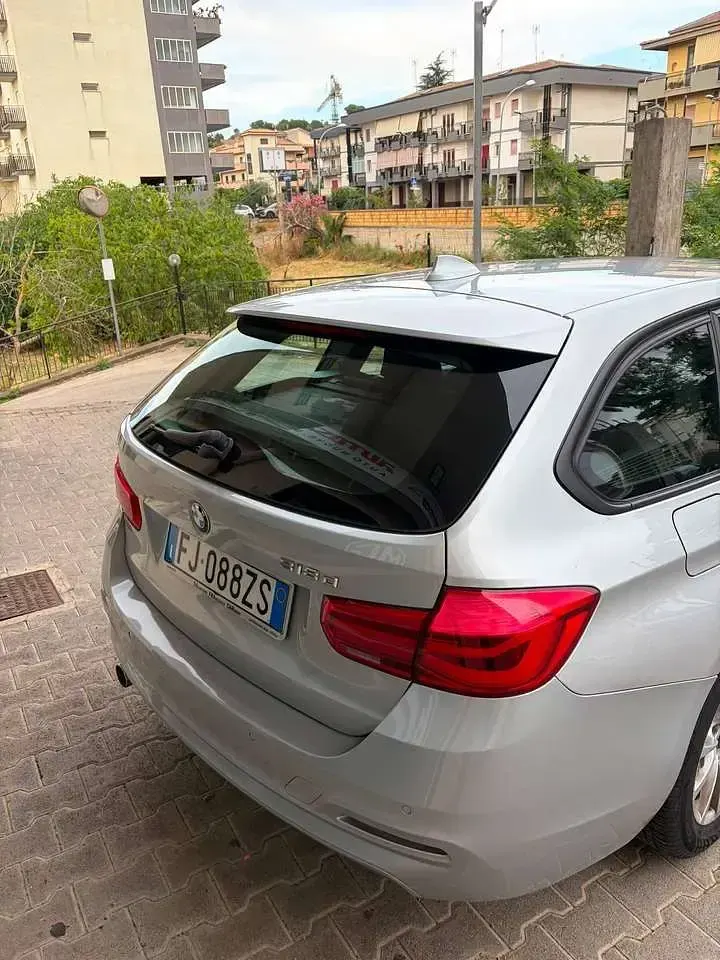 Usata BMW 318 Luxury Line 150 CV (110 kW) 2017 Argento Station wagon