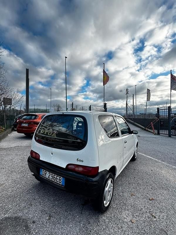 Usata Fiat 600 54 CV (39 kW) 2009 Bianco Utilitaria