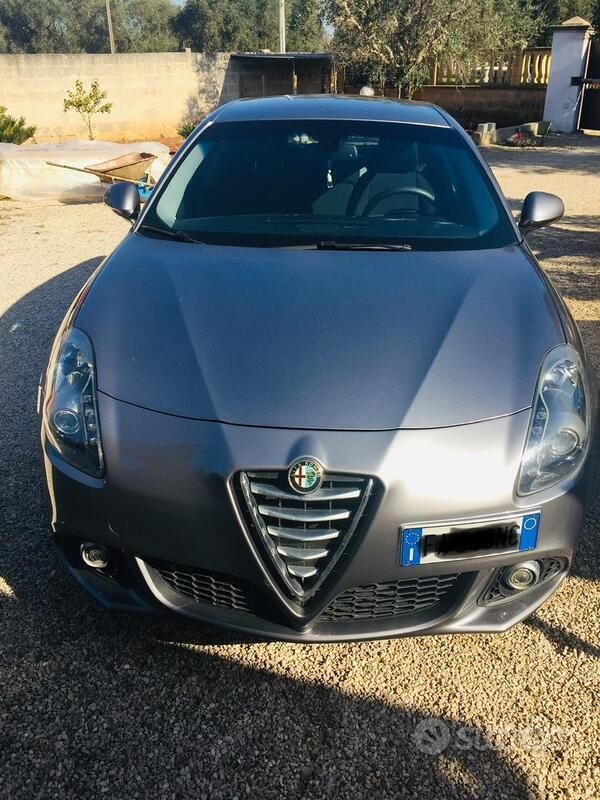 Grigio Usata 2015 Alfa Romeo Giulietta Due volumi | 10.500 € (Molto cara) - Immagine 1/4