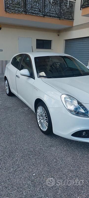 Usata Alfa Romeo Giulietta 109 CV (80 kW) 2012 Bianco Utilitaria