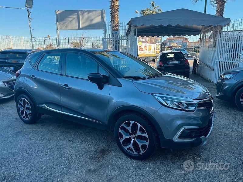 Grigio Usata 2017 Renault Captur SUV | 8999 € (Super prezzo) - Immagine 1/4