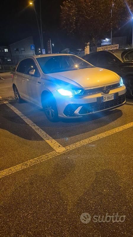 Usata VW Polo R-line 110 CV (80 kW) 2021 Grigio Berlina