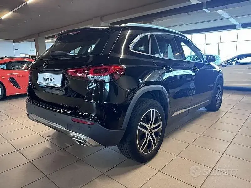 Usata Mercedes GLA200 150 CV (110 kW) 2022 Nero SUV