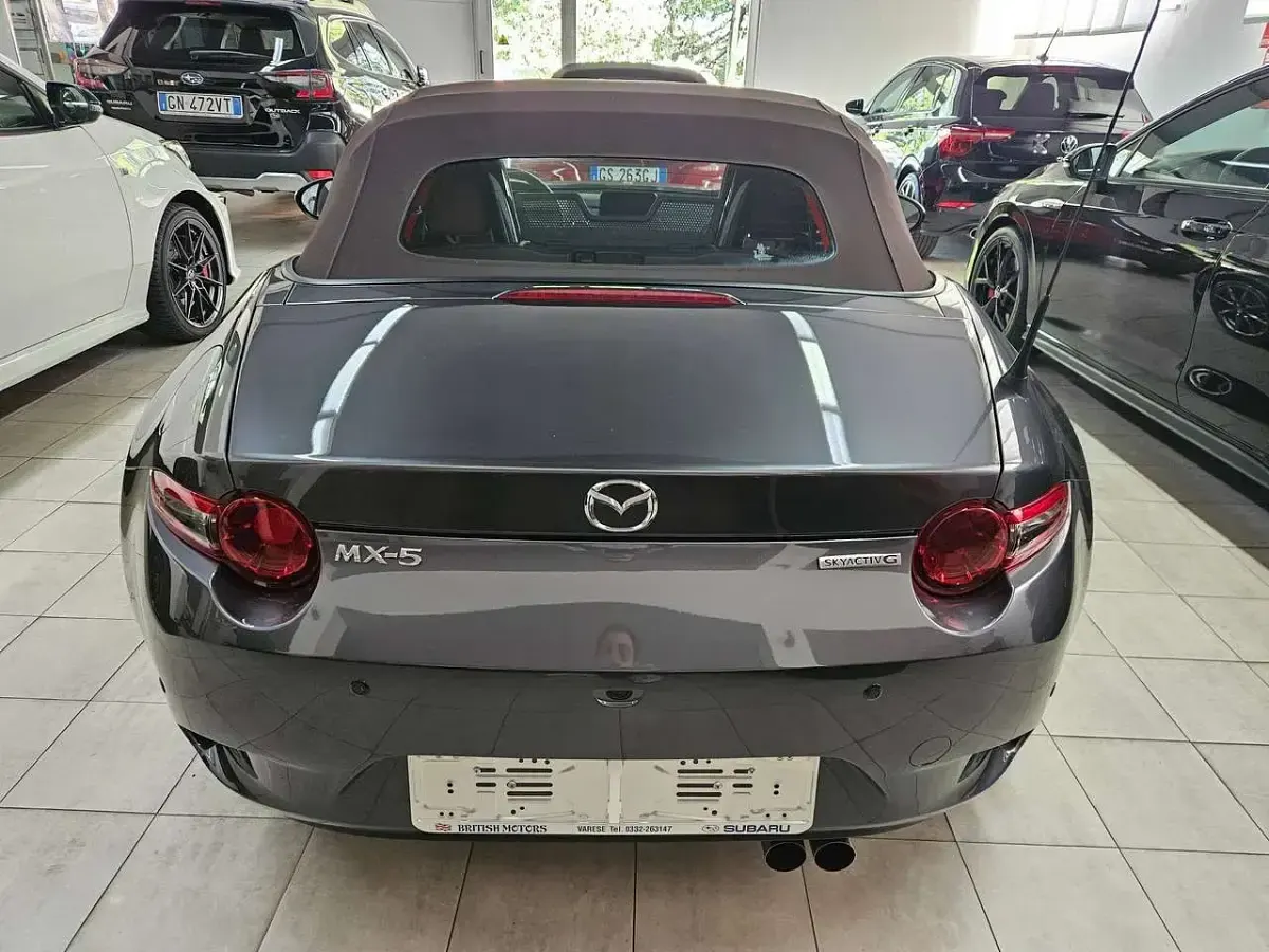Usata Mazda MX5 Kazari 184 CV (135 kW) 2024 Grigio Cabrio