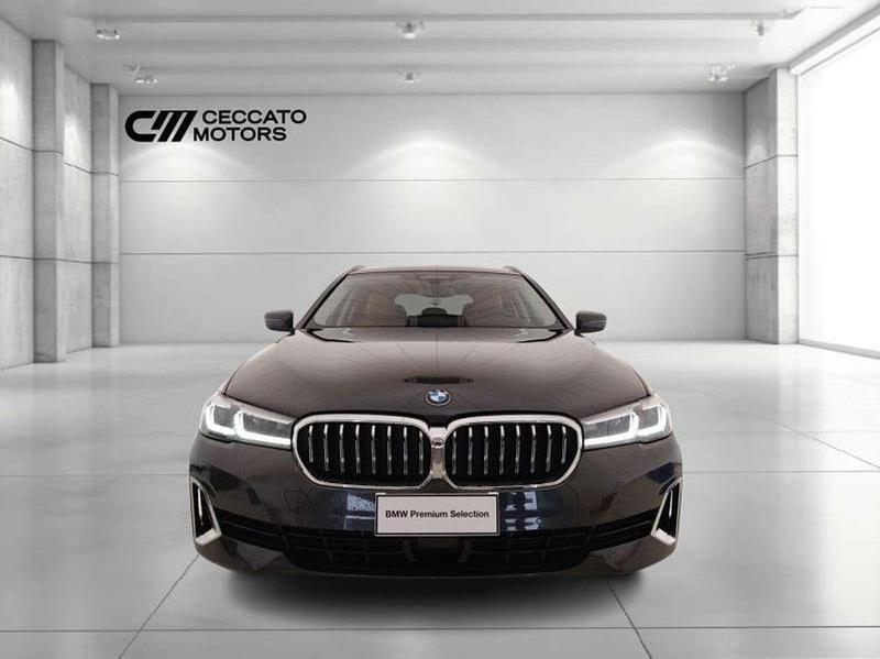 Usata BMW 520 Luxury Line 190 CV (139 kW) 2022 Grigio Station wagon