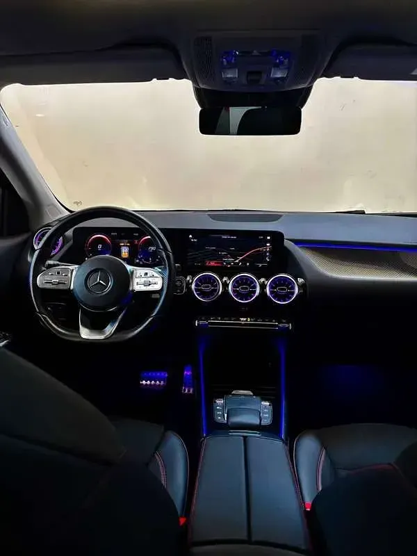 Usata Mercedes GLA200 Premium 163 CV (119 kW) 2022 Bluazzurro SUV