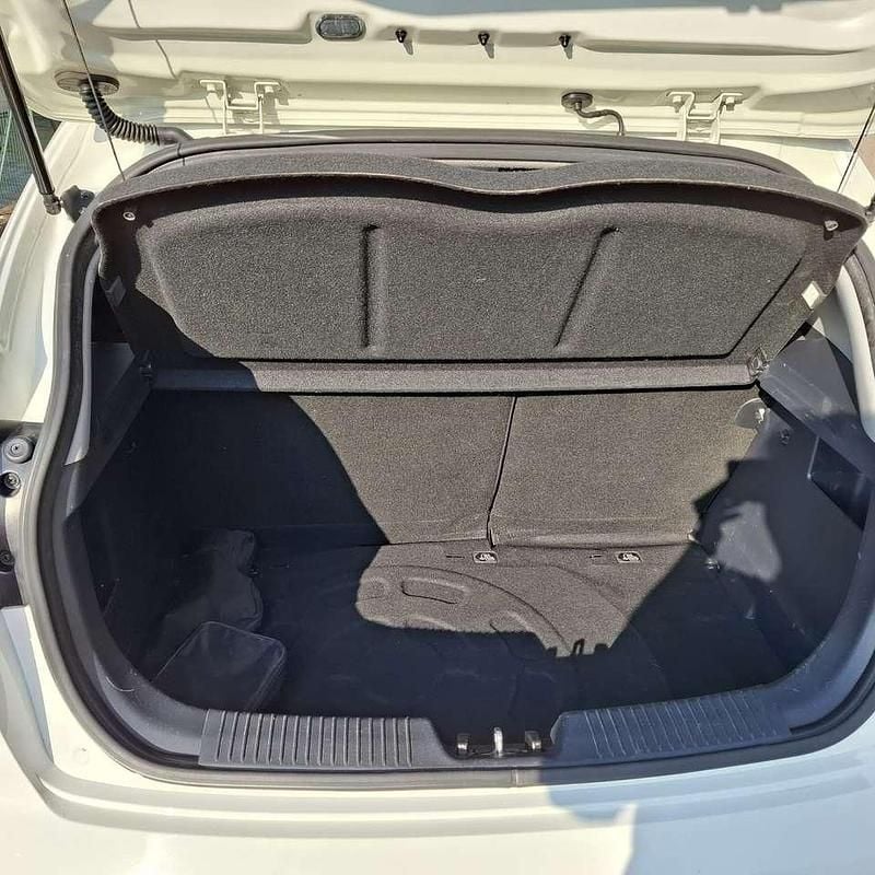 Usata Kia Rio Active 83 CV (61 kW) 2016 Other Utilitaria