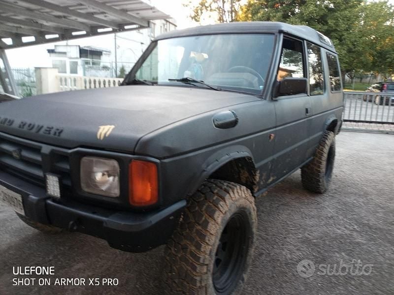 Usata Land Rover Discovery 113 CV (83 kW) 1993 Nero SUV