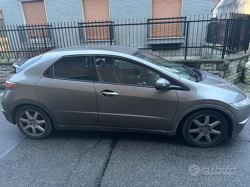 Usata Honda Civic 140 CV (102 kW) 2008 Grigio Berlina