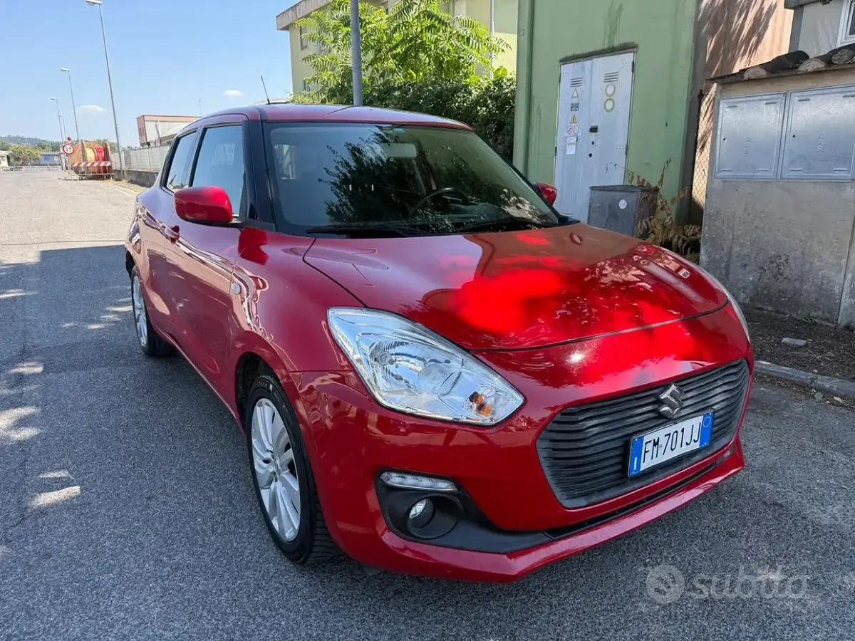 Usata Suzuki Swift Cool 90 CV (66 kW) 2018 Rosso Utilitaria