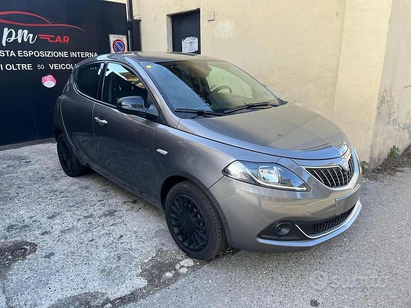 Usata Lancia Ypsilon S 69 CV (50 kW) 2022 Grigio Utilitaria