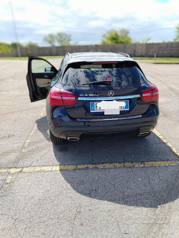 Usata Mercedes GLA180 2018 Blu SUV