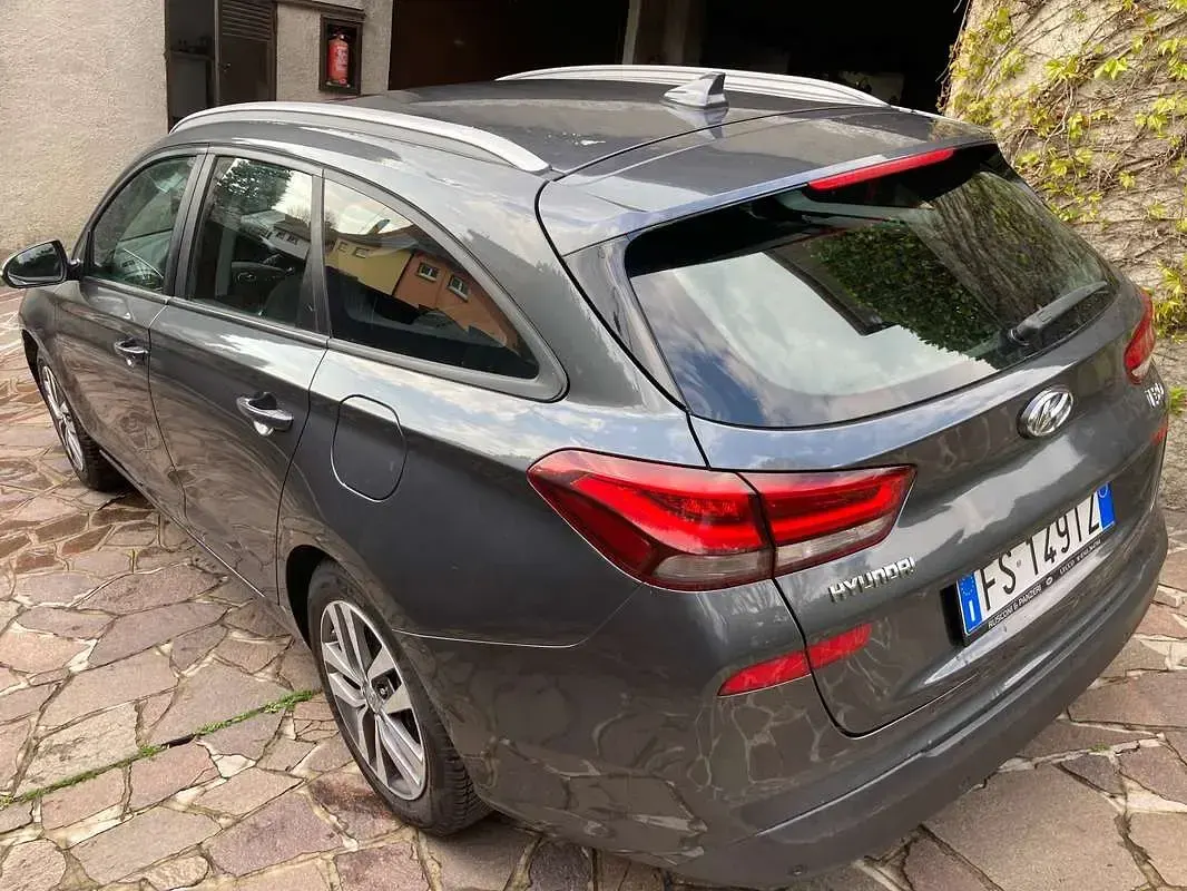 Usata Hyundai i30 110 CV (80 kW) 2018 Grigio Station wagon