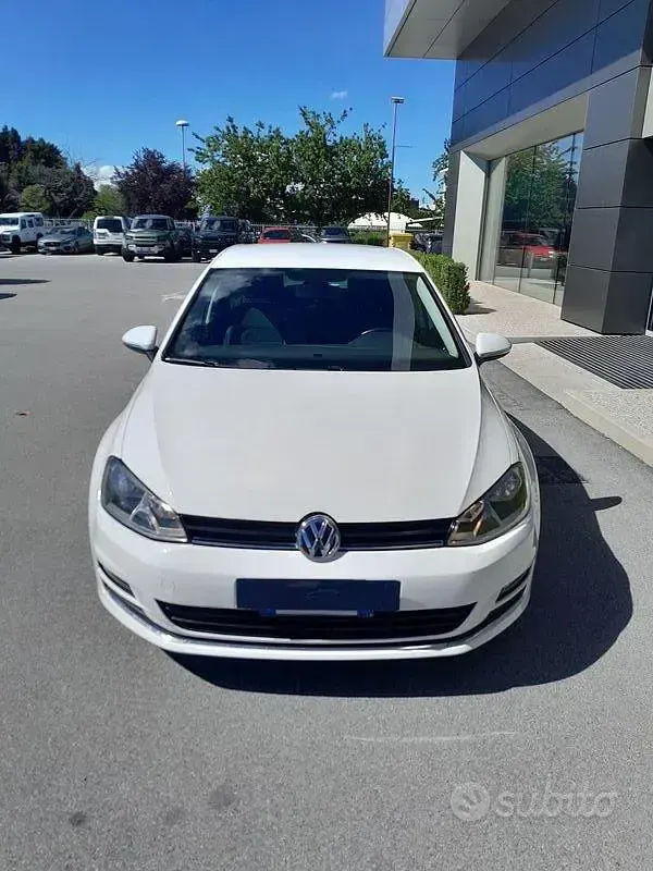 Usata VW Golf VII Comfortline 105 CV (77 kW) 2013 Bianco Berlina