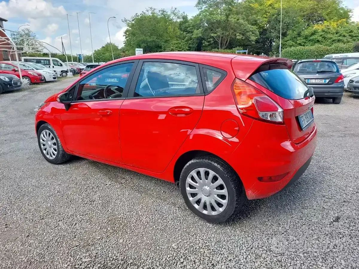 Usata Ford Fiesta 95 CV (69 kW) 2016 Rosso Utilitaria