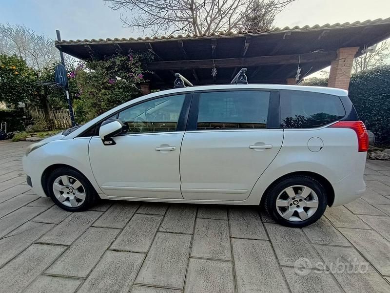 Usata Peugeot 5008 115 CV (84 kW) 2015 Bianco Monovolume