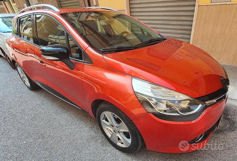 Usata Renault Clio GrandTour 90 CV (66 kW) 2015 Rosso Station wagon