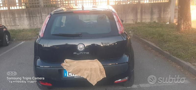 Usata Fiat Punto 69 CV (50 kW) 2012 Blu Utilitaria