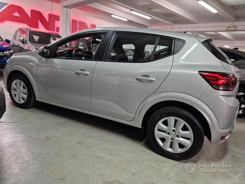 Usata Dacia Sandero Expression 66 CV (48 kW) 2022 Grigio Berlina
