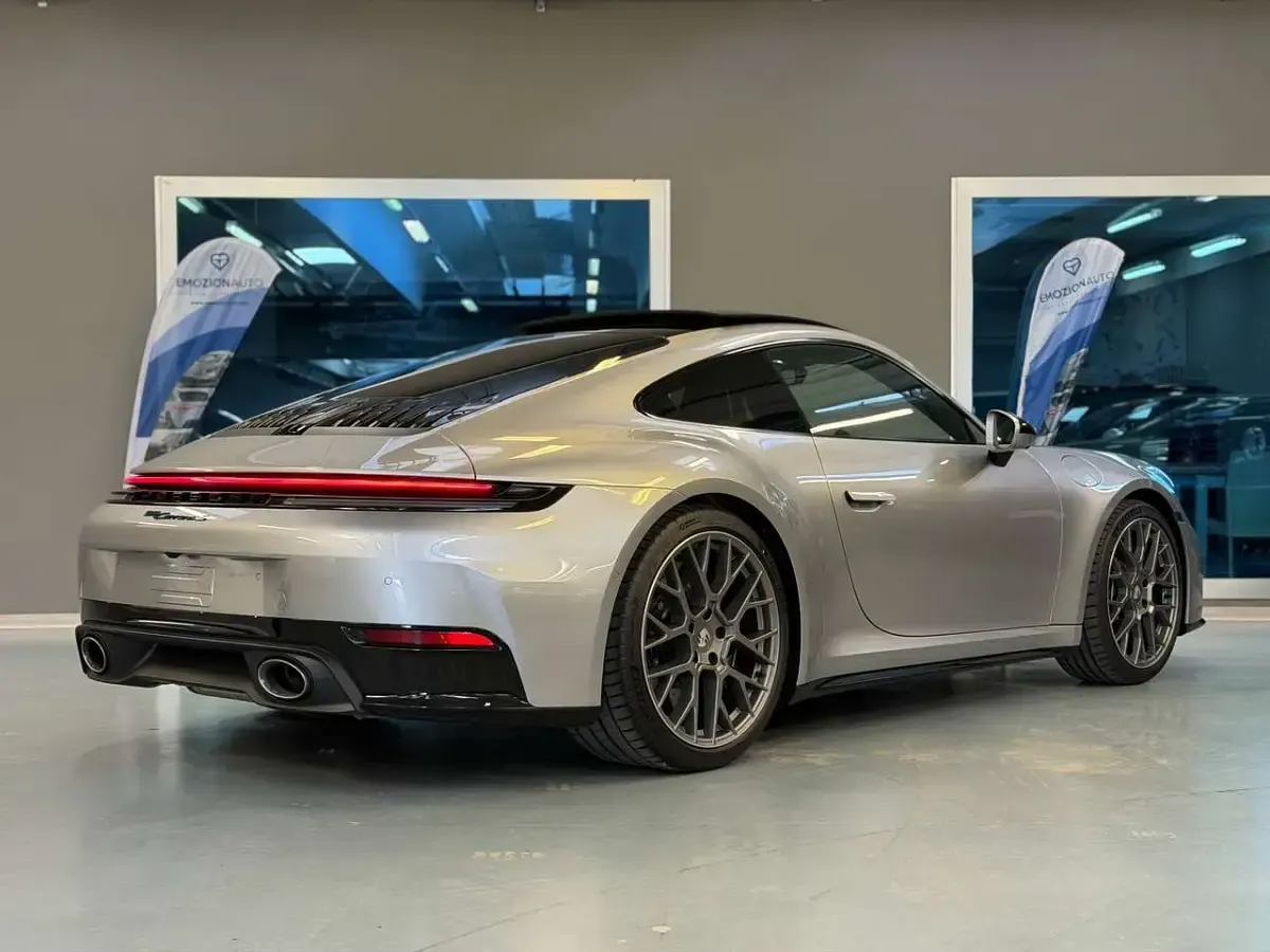 Nuova Porsche 911 Carrera S 480 CV (353 kW) 2025 Argento gt Coupé
