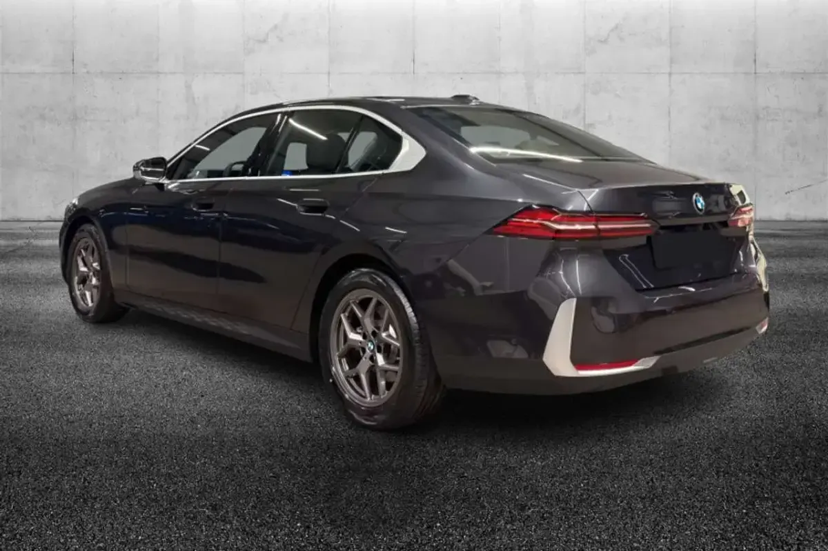 Usata BMW 520 197 CV (144 kW) 2024 Grigio Berlina