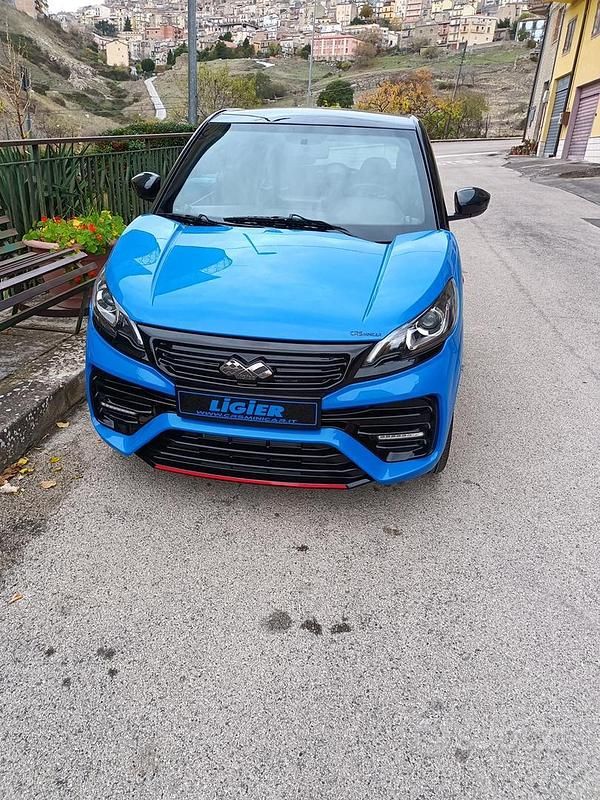 Begagnad Ligier JS50 2023 Blå Halvkombi