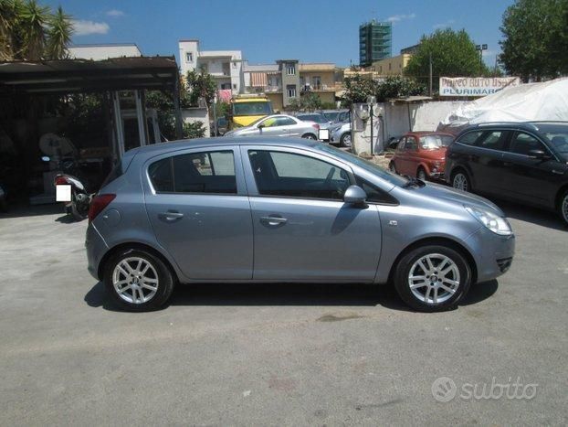 Usata Opel Corsa 80 CV (58 kW) 2009 Grigio Utilitaria