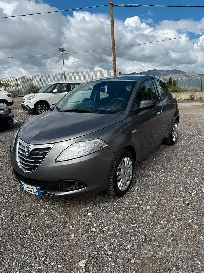 Usata Lancia Ypsilon S 69 CV (50 kW) 2012 Grigio Utilitaria