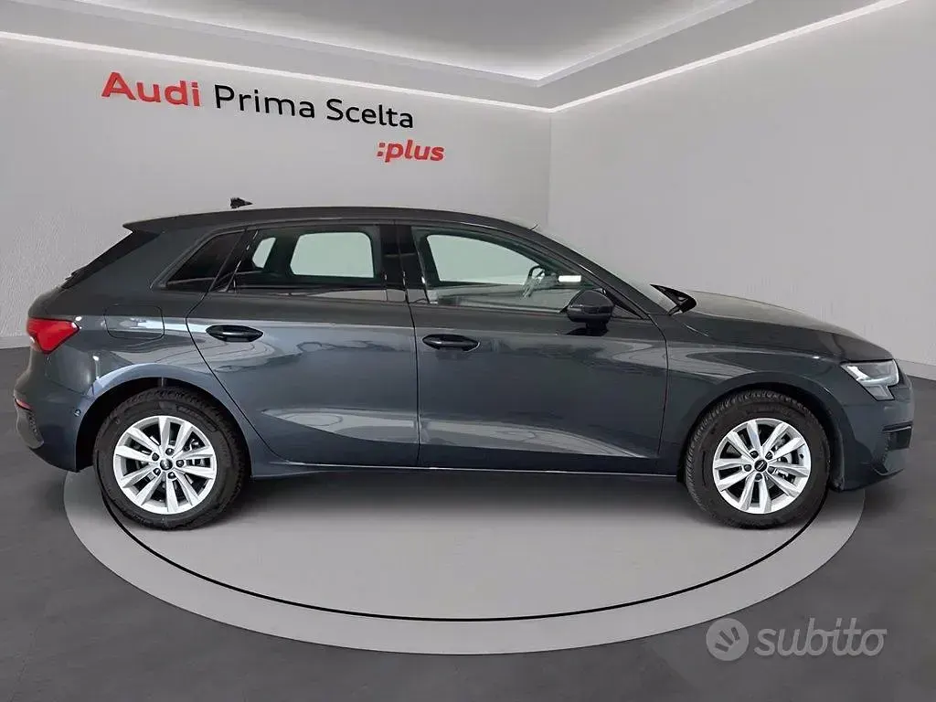 Usata Audi A3 Business 150 CV (110 kW) 2023 Grigio manatthan metalizzato Berlina