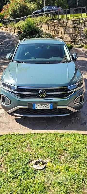 Usata VW T-Roc Life 116 CV (85 kW) 2023 Blu/azzurro SUV