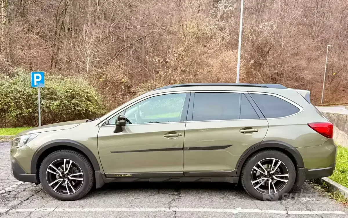 Usata Subaru Outback 4dventure 175 CV (128 kW) 2020 Verde Station wagon