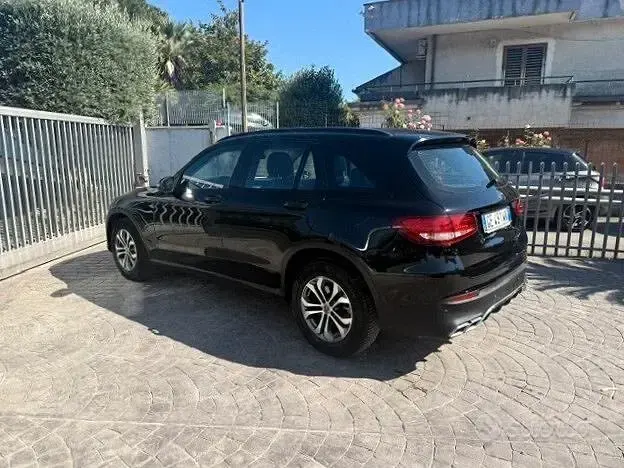 Usata Mercedes GLC220 Business 170 CV (125 kW) 2018 Nero SUV