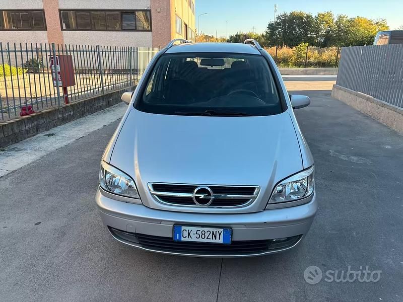 Usata Opel Zafira 125 CV (91 kW) 2004 Grigio Monovolume