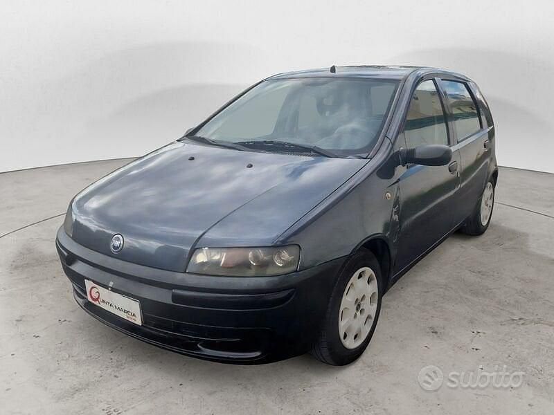 Grigio Usata 2000 Fiat Punto Due volumi | 990 € (Ottimo prezzo) - Immagine 1/4